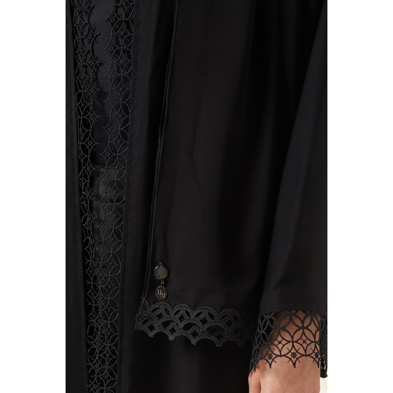 Mauzan - Lace-trimmed Abaya in Crepe