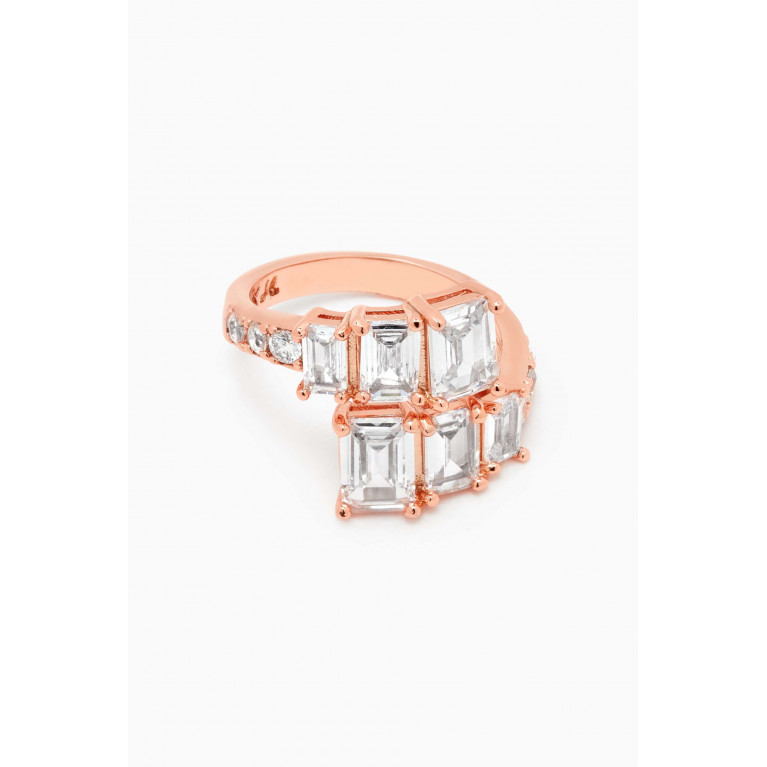 CZ by Kenneth Jay Lane - Graduated Emerald CZ Ring in Rose Gold-plated Brass Neutral