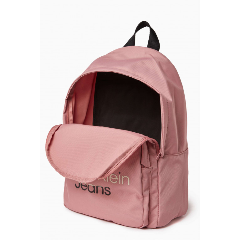 Calvin Klein - Hero Logo Backpack in Nylon Pink