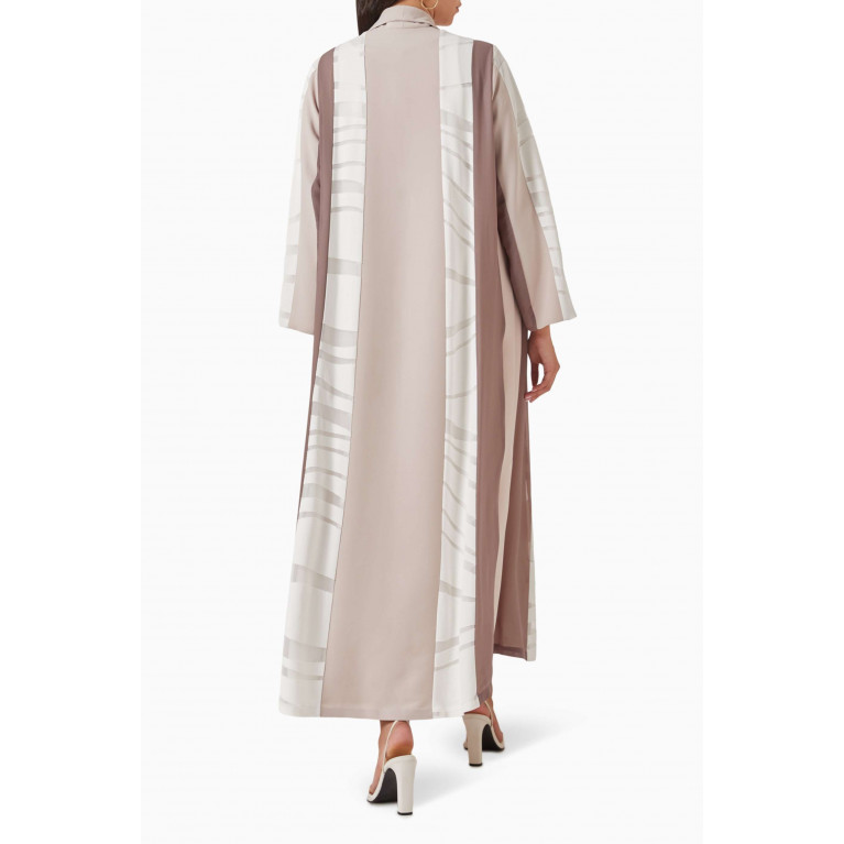 Hessa Falasi - Sustainable Zainah-cut Striped Abaya
