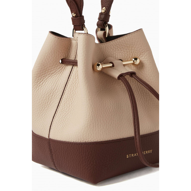 Strathberry - Small Lana Osette Bucket Bag in Grained Leather