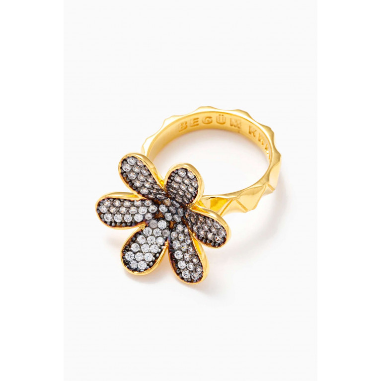 Begum Khan - Mini Daisy Crystal Ring in 24kt Gold-plated Bronze