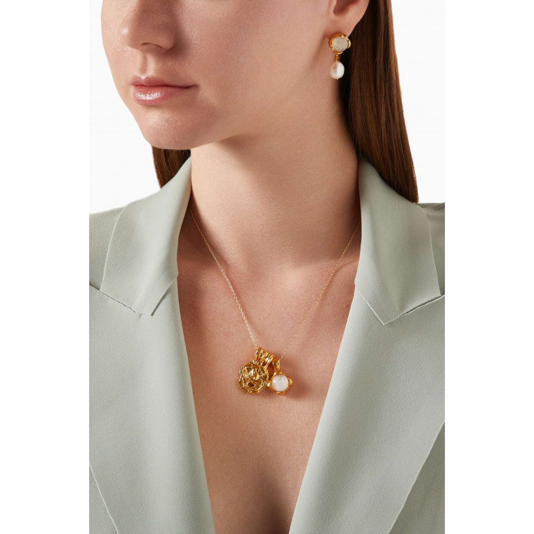 Alighieri - The Moonlight Capture Pearl Earrings in 24kt Gold-plated Bronze