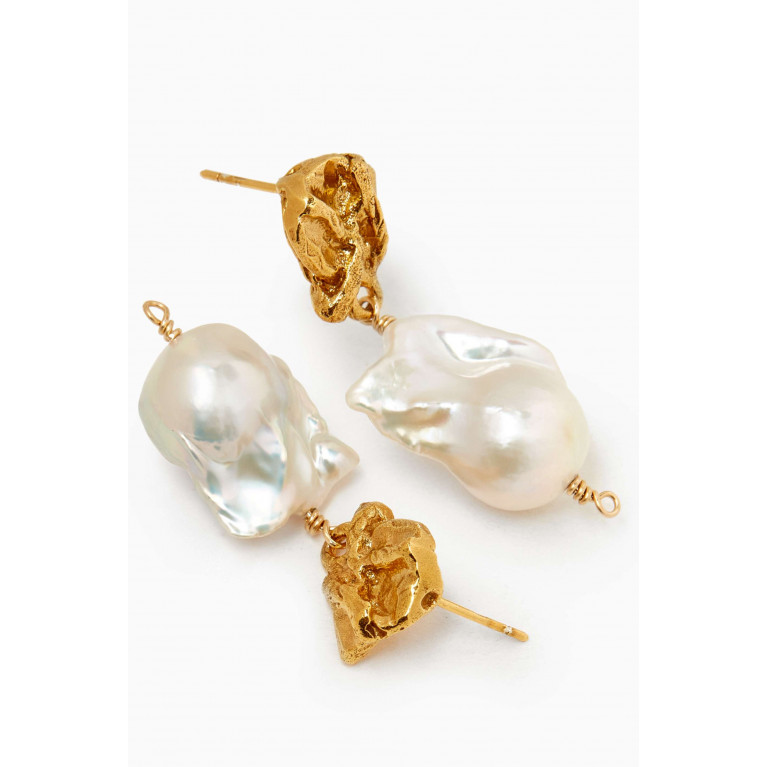 Alighieri - Fragment of Light Pearl Drop Earrings in 24kt Gold-plated Bronze