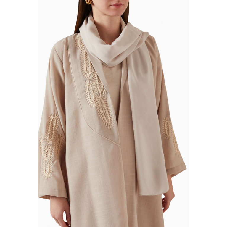 Rauaa Official - Thread-embroidered Abaya in Linen Pink