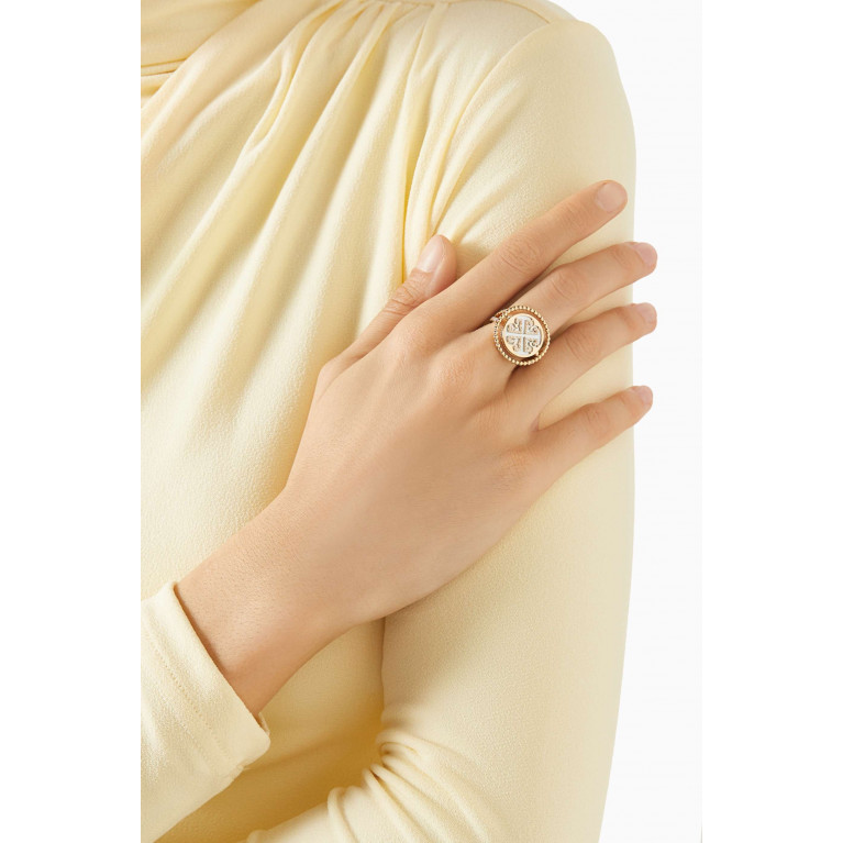 Damas - Lace Lustrous Mother of Pearl & Diamond Rings in 18kt Yellow Gold