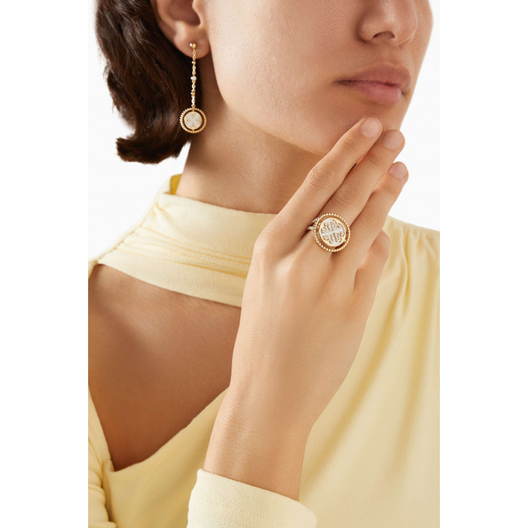 Damas - Lace Lustrous Mother of Pearl & Diamond Rings in 18kt Yellow Gold