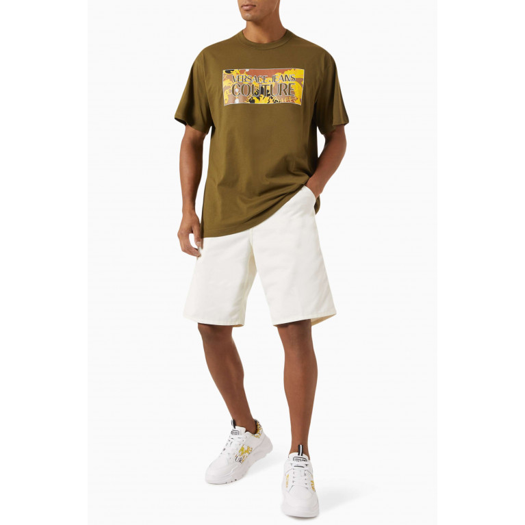 Versace Jeans Couture - Box Logo Couture Chain T-shirt in Cotton Jersey Green