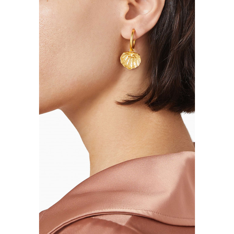 VALÉRE - Rococo Shell Earrings in 24kt Gold-plated Brass