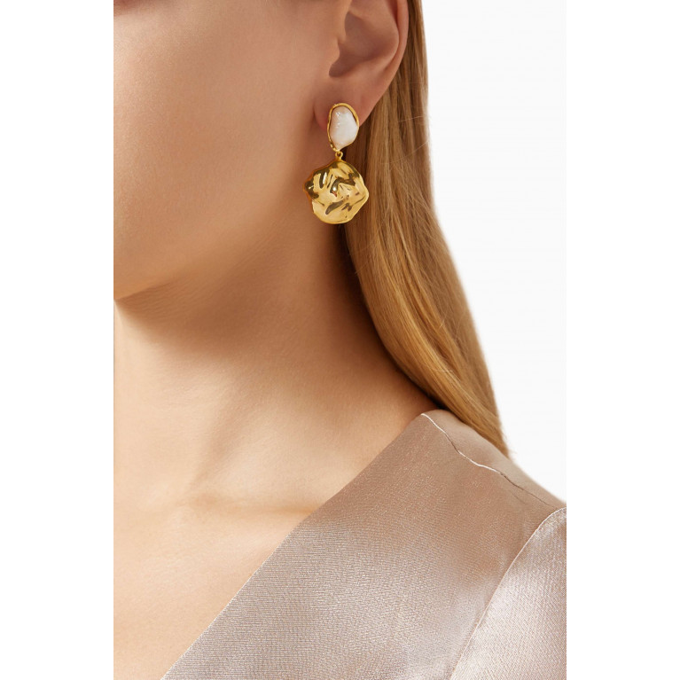 Joanna Laura Constantine - Wave Dangling Earrings in 18kt Gold-plated Brass