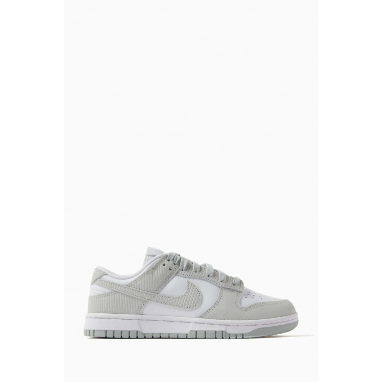 Nike - Dunk Low Sneakers in Leather and Corduroy