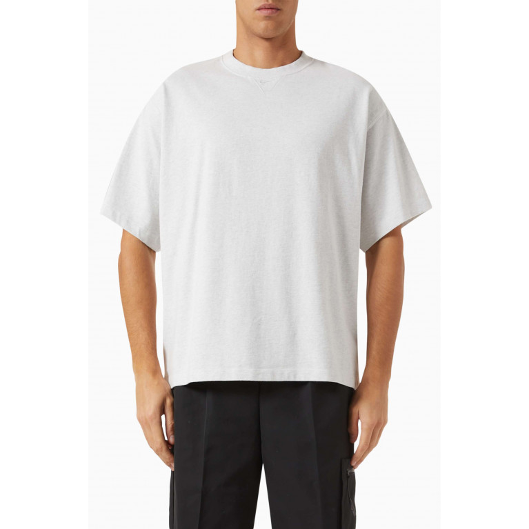 Nike - Solo Swoosh T-shirt in Cotton Grey