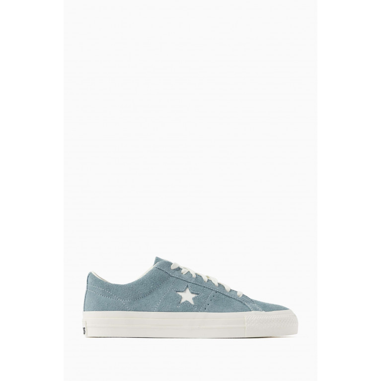 Converse - One Star Pro Low Top Sneakers in Suede