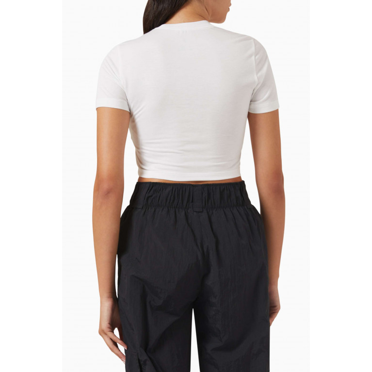 Nike - Sportswear Essential Crop T-Shirt in Jersey White