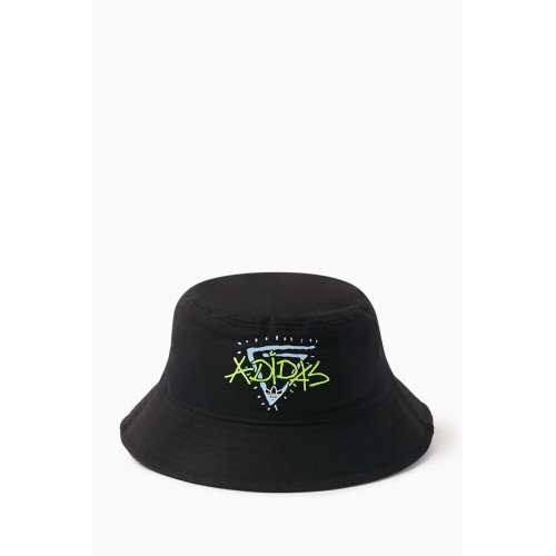 Adidas - Graphic Logo Print Bucket Hat in Cotton Twill