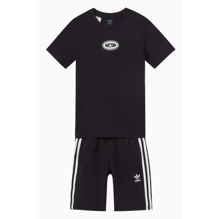 Adidas - Rekive T-shirt & Shorts Set in Jersey & Fleece