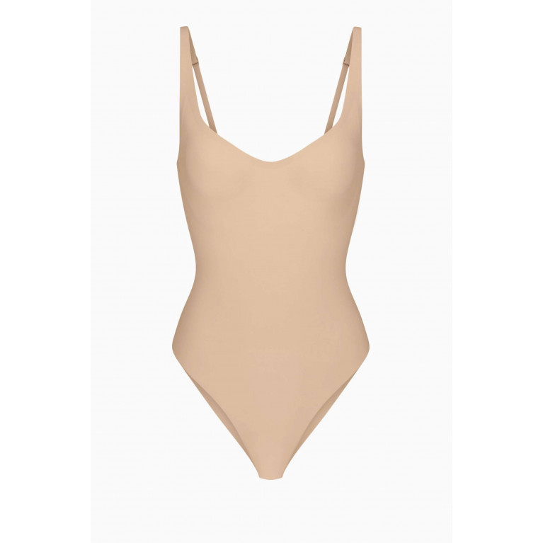 SKIMS - Foundations Moulded Brief Bodysuit Clay