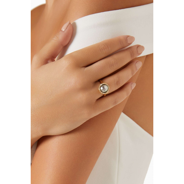 Robert Wan - Amulette Pearl & Diamond Ring in 18kt Gold Yellow