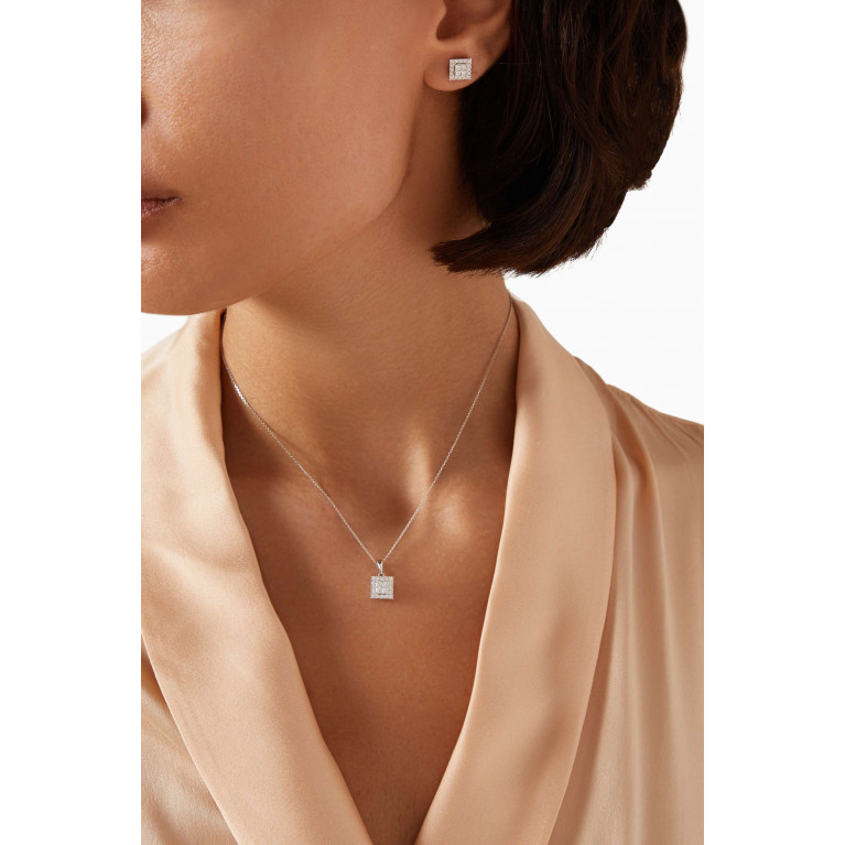 Damas - Illusion Square Diamond Pendant Necklace in 18kt White Gold
