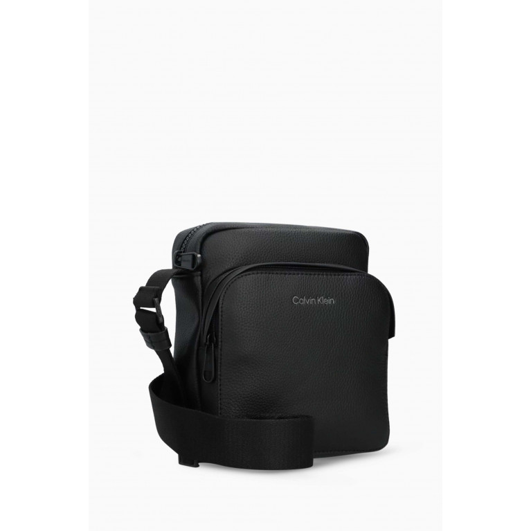 Calvin Klein - Small Reporter Crossbody Bag in Faux Leather