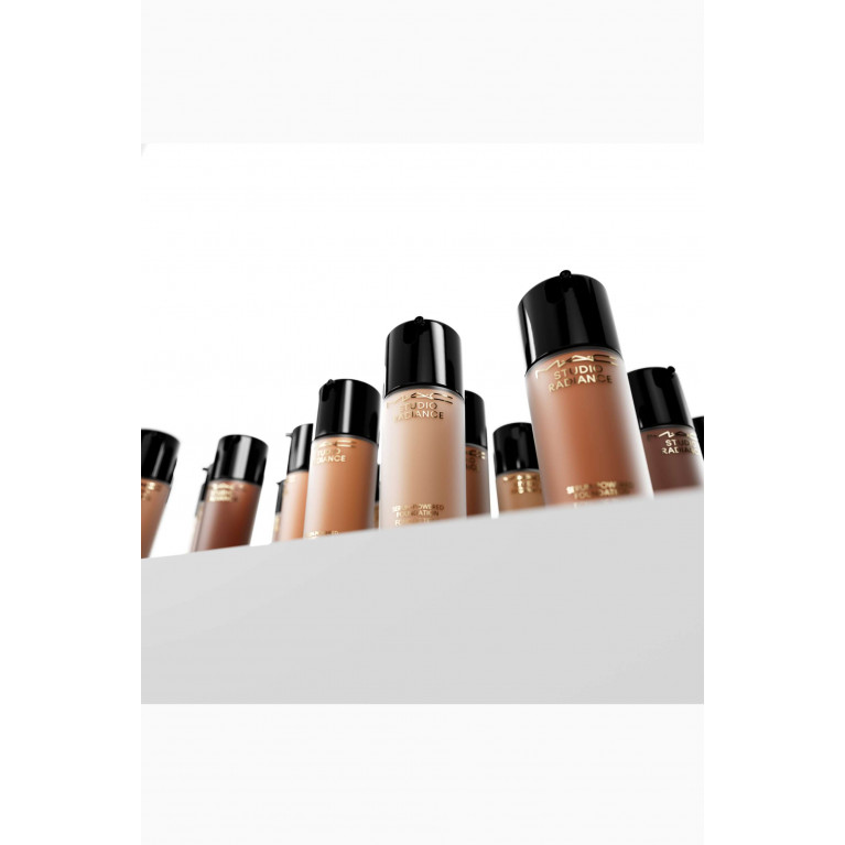 MAC Cosmetics - NC30 Studio Radiance Serum-Powered Foundation , 30ml NC30