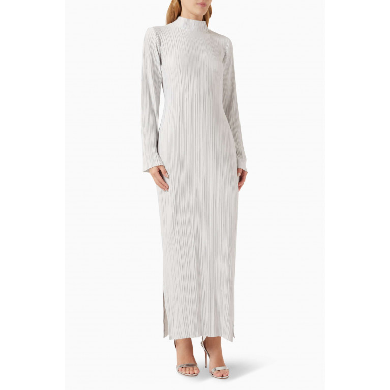 The Giving Movement - High-neck Dress in PLISSE100© Grey