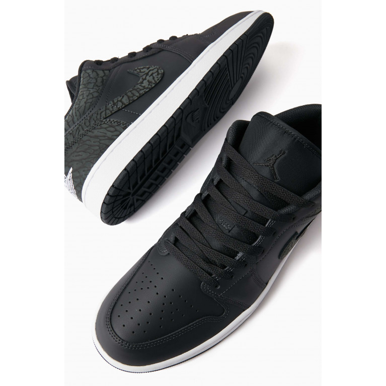 Jordan - Air Jordan 1 Low-top Sneakers in Leather Black