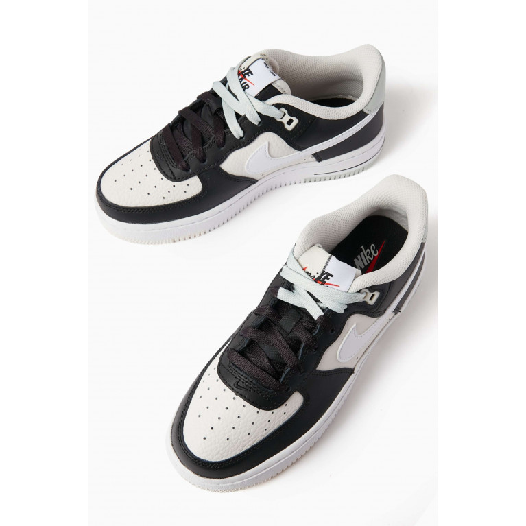 Nike - Air Force 1 LV8 Sneakers in Leather