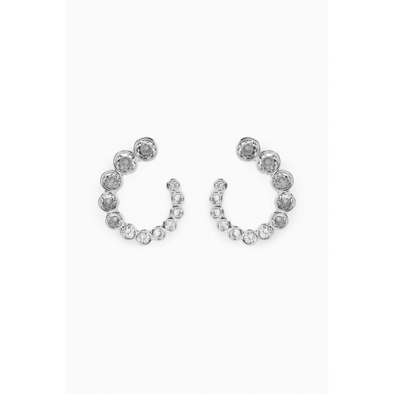 CZ by Kenneth Jay Lane - Round Bezel C Curve Earrings in Rhodium-plated Brass