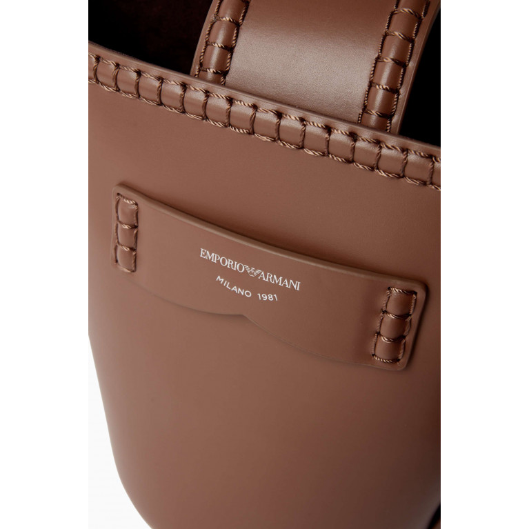 Emporio Armani - Bucket Bag in Leather Brown