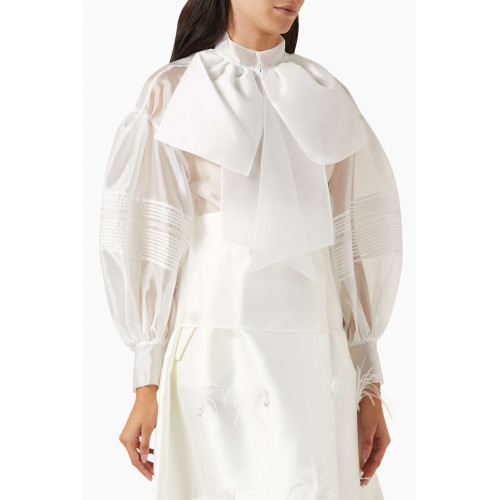 Gizia - Puffed-sleeve Top in Organza White