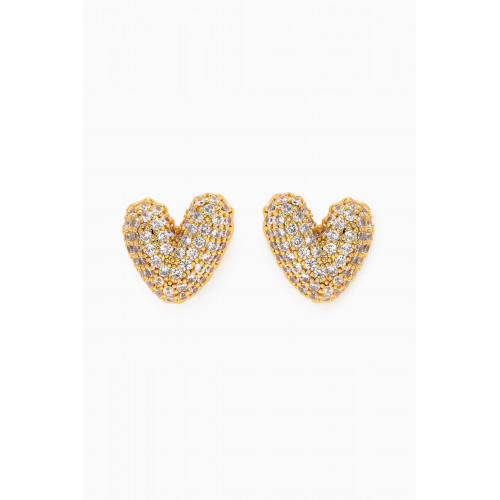 Crystal Haze - Gummy Heart Pavé Stud Earrings in 18kt Gold-plated Brass