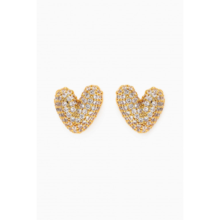 Crystal Haze - Gummy Heart Pavé Stud Earrings in 18kt Gold-plated Brass