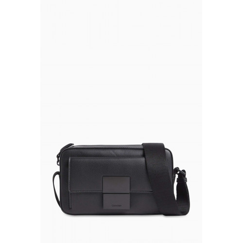 Calvin Klein - Iconic Plaque Camera Bag in Faux Leather