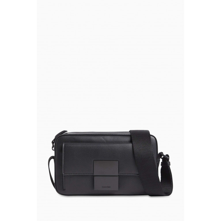 Calvin Klein - Iconic Plaque Camera Bag in Faux Leather