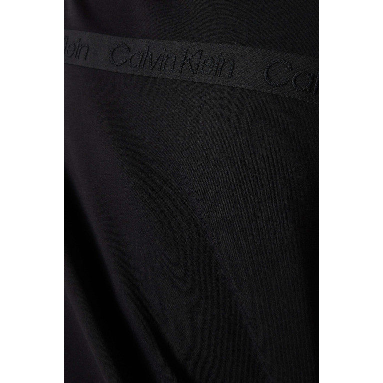 Calvin Klein - Logo Tape Hoodie in Organic Cotton
