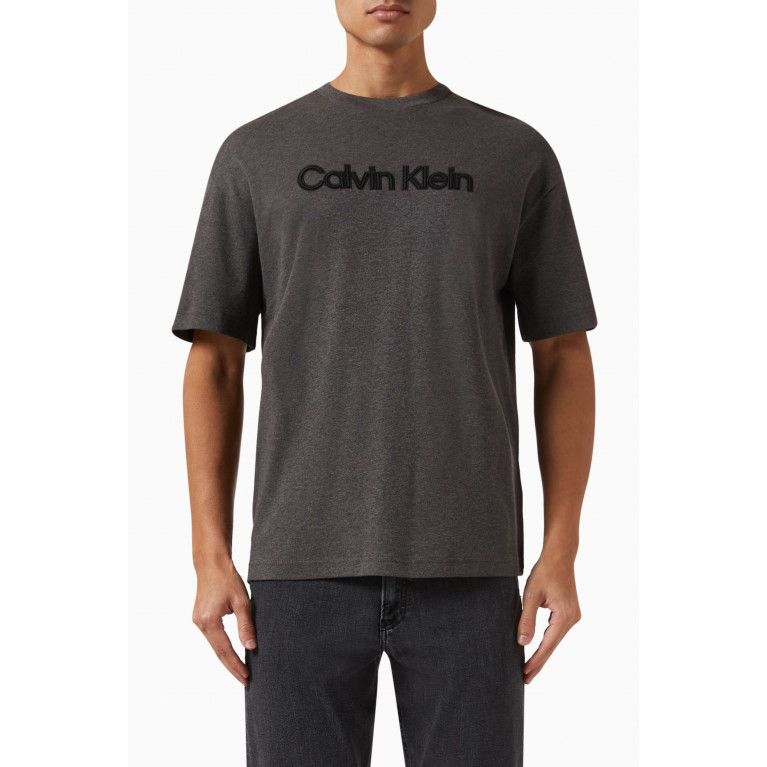 Calvin Klein - Embossed Logo T-shirt in Cotton Grey