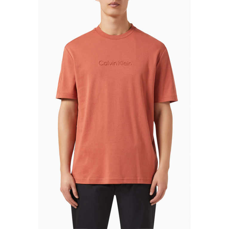 Calvin Klein - Debossed Logo T-Shirt in Cotton Brown