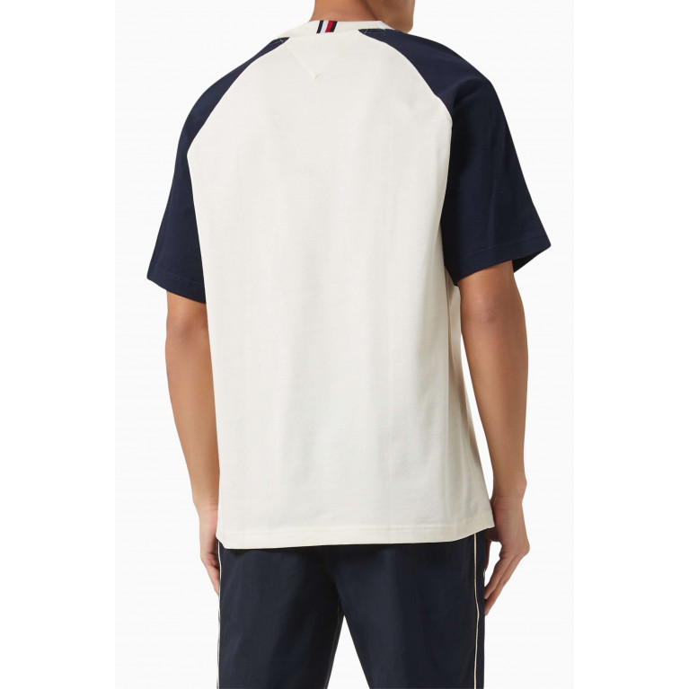 Tommy Hilfiger - Colourblocked Monotype T-shirt in Cotton Jersey