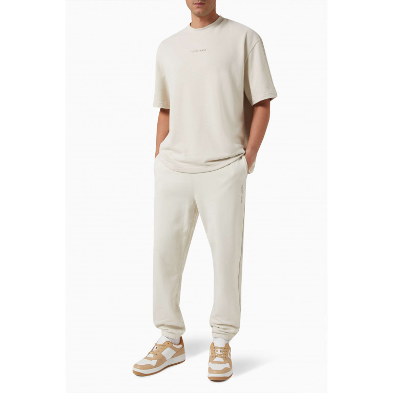 Tommy Jeans - Logo Sweatpants in Cotton Neutral