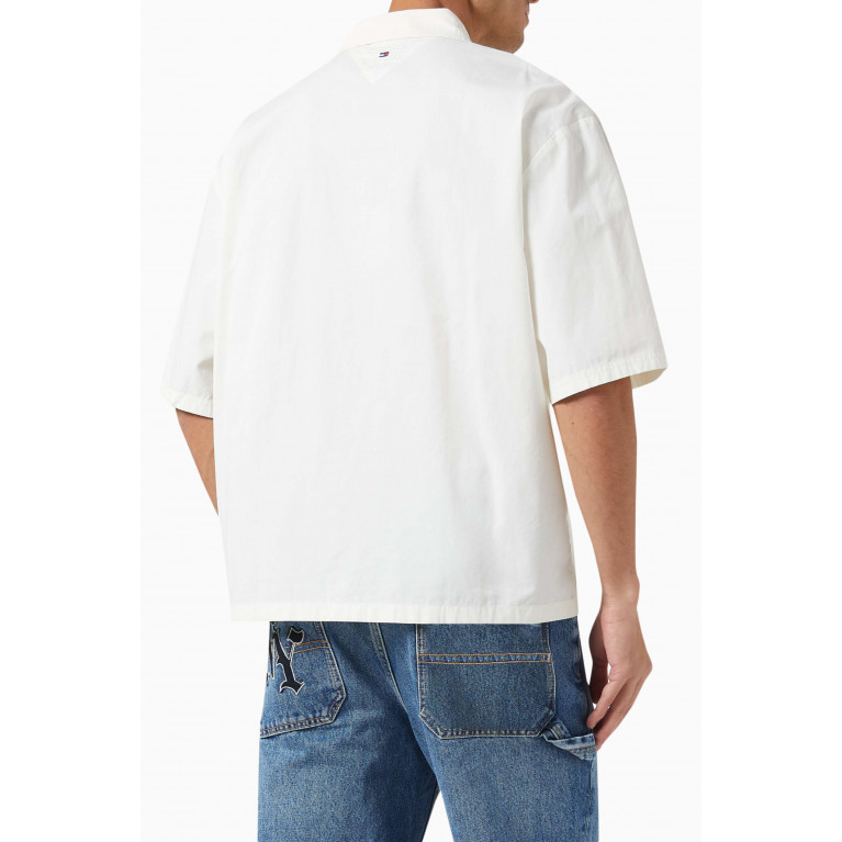 Tommy Jeans - Cropped Logo Shirt in Organic Cotton