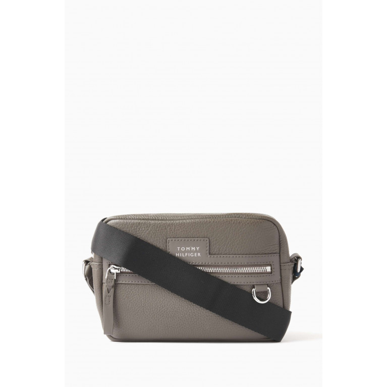 Tommy Hilfiger - Camera Bag in Premium Leather