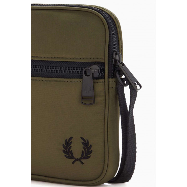 Fred Perry - Logo Messenger Bag in Nylon Ripstop