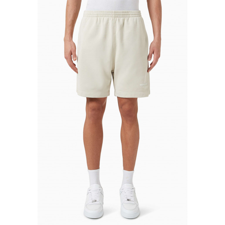 Represent - Owners Club Logo Sweatshorts in Loopback Cotton Neutral