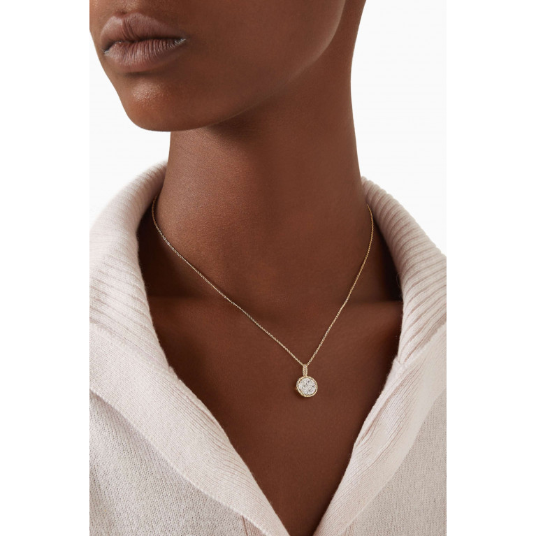 STONE AND STRAND - Diamond Plate Pendant Necklace in 10kt Gold