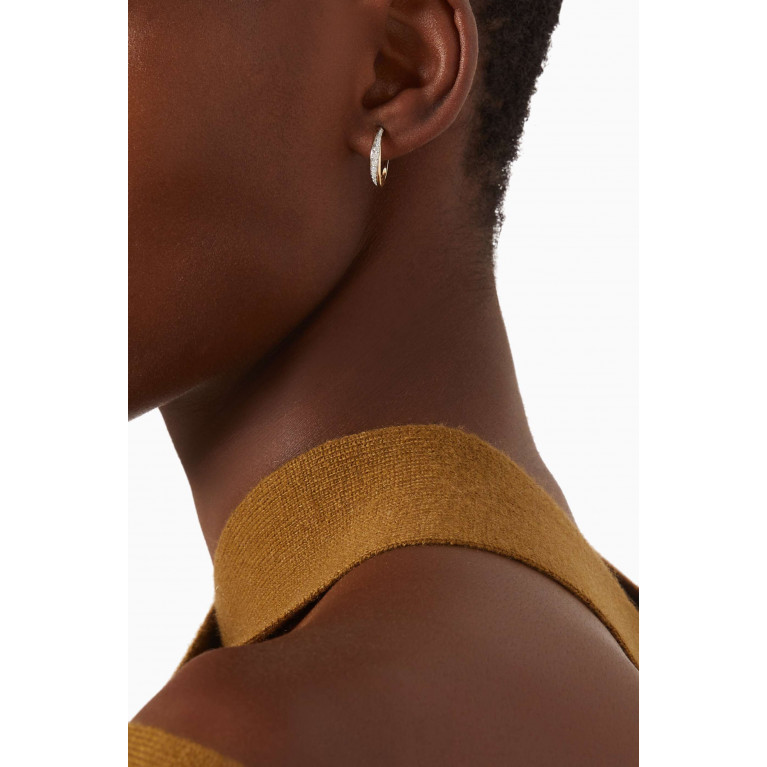STONE AND STRAND - Twist Pavé Diamond Hoop Earrings in 10kt Gold