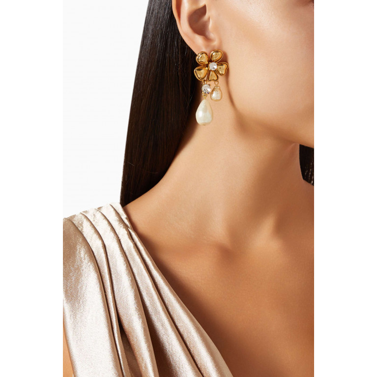 Oscar de la Renta - Asymmetrical Pearl Earrings in Metal