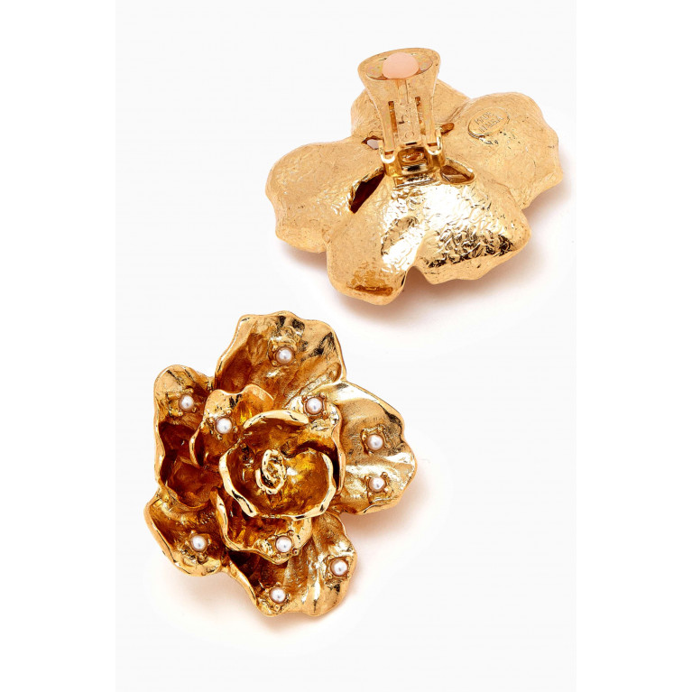 Oscar de la Renta - Pearl Dot Flower Earrings in Metal