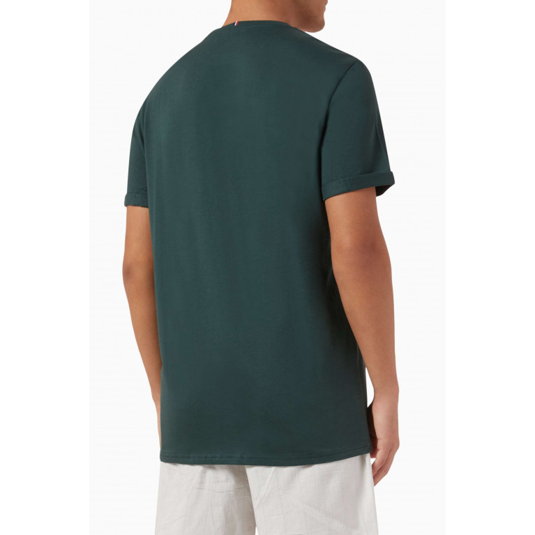 Les Deux - Lens Logo T-shirt in Cotton Green