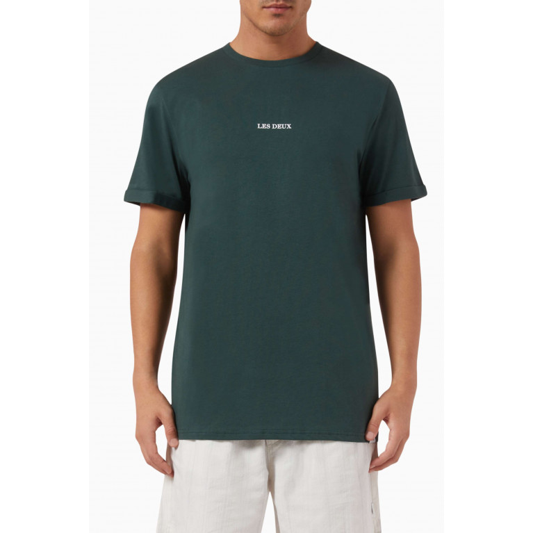 Les Deux - Lens Logo T-shirt in Cotton Green